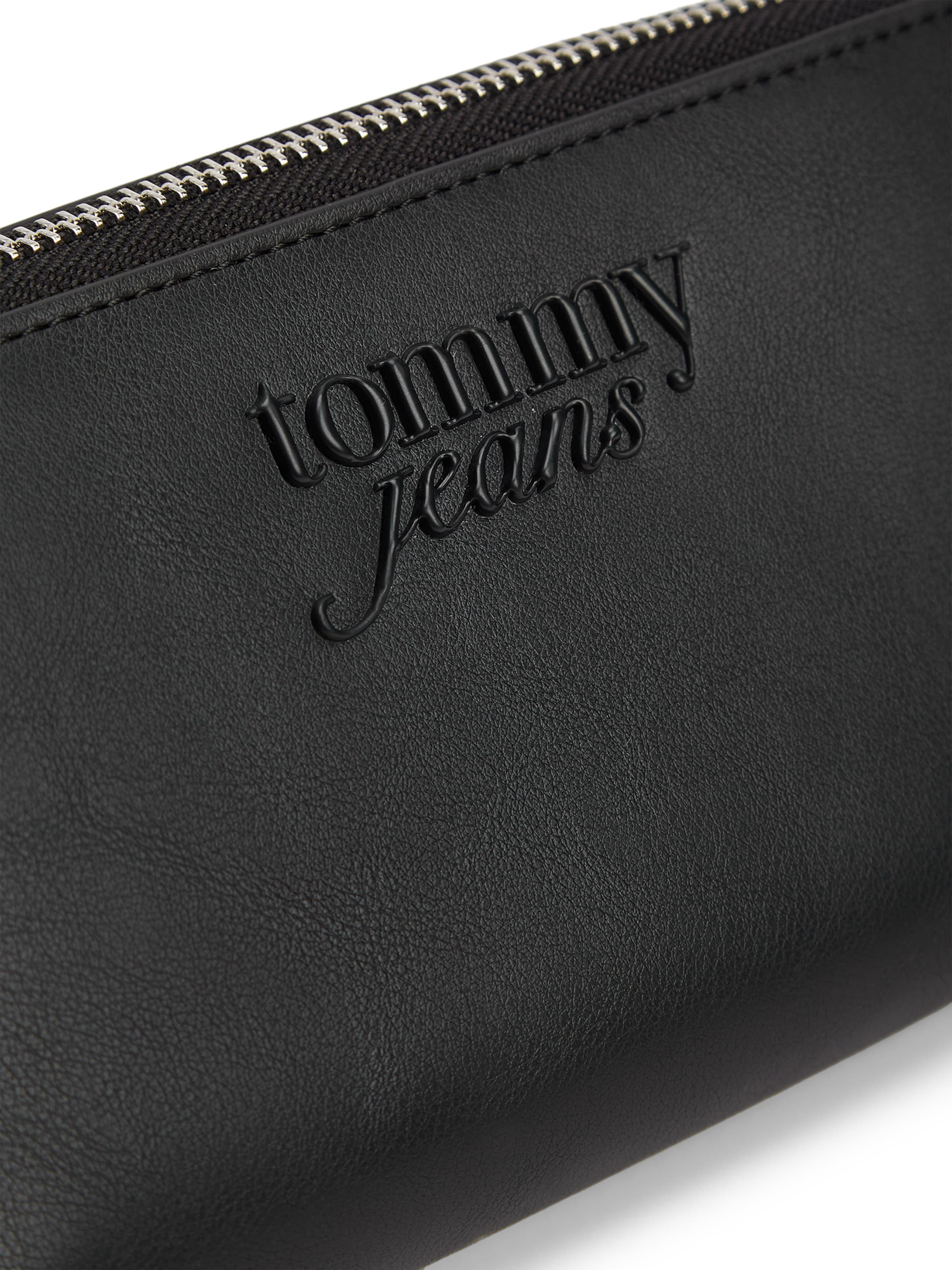 Tommy Jeans Umhängetasche 'MUST' in Schwarz