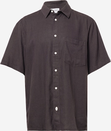 WEEKDAY Regular fit Button Up Shirt in Black: front