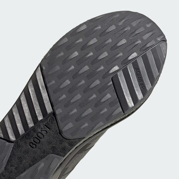 ADIDAS SPORTSWEAR - Zapatillas deportivas bajas 'Avryn' en negro