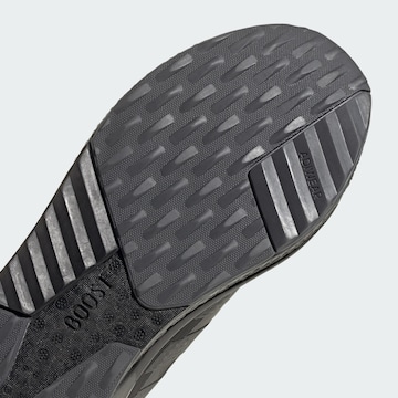 Scarpa sportiva 'Avryn' di ADIDAS SPORTSWEAR in nero