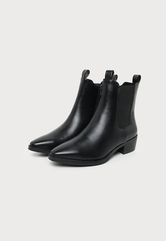 MARCO TOZZI Chelsea Boots in Black