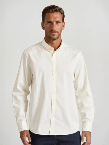 Coupe regular Chemise Funky Buddha en blanc : devant