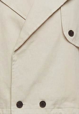 faina Tussenjas in Beige
