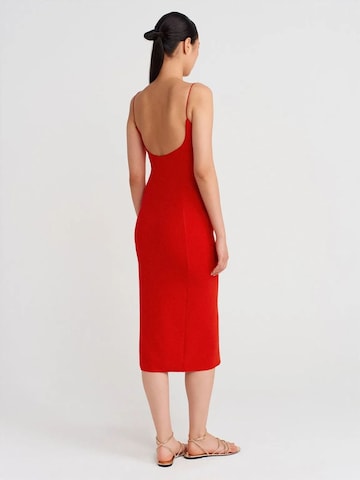 Dilvin Dress in Red