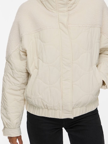 VILA Übergangsjacke in Beige