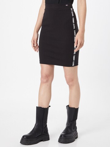 Tommy Jeans Skirt in Black: front