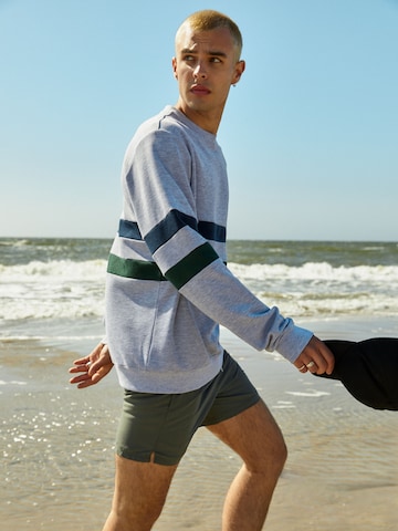 Guido Maria Kretschmer MenSweater majica 'Mika' - siva boja: prednji dio