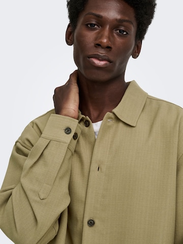 Fit confort Chemise business 'ONSHansi' Only & Sons en beige