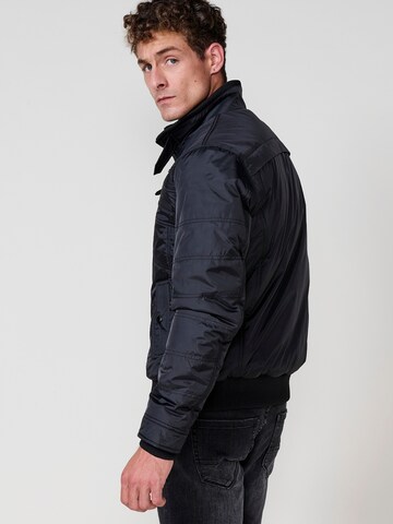 melns KOROSHI Starpsezonu jaka