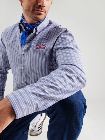 Abercrombie & Fitch - Ajuste confortable Camisa en azul