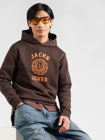 JACK & JONES Collegepaita 'JWHVICTO' värissä ruskea: etupuoli