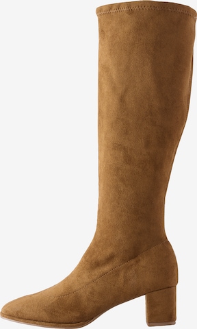 Cizme de la Next pe maro: față