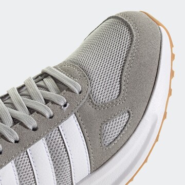 Baskets basses 'Run 84' ADIDAS SPORTSWEAR en gris
