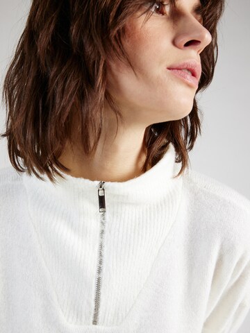 Pullover 'ELLYLEFILE' di VERO MODA in bianco