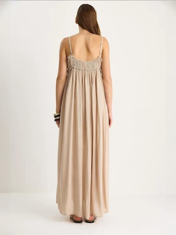 Bianco Lucci Summer Dress in Beige