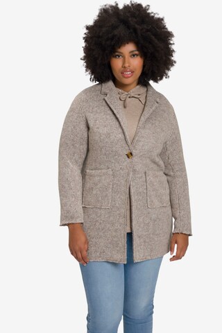 Cardigan Ulla Popken en beige : devant