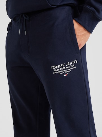 Tommy Jeans Tapered Hose in Blau