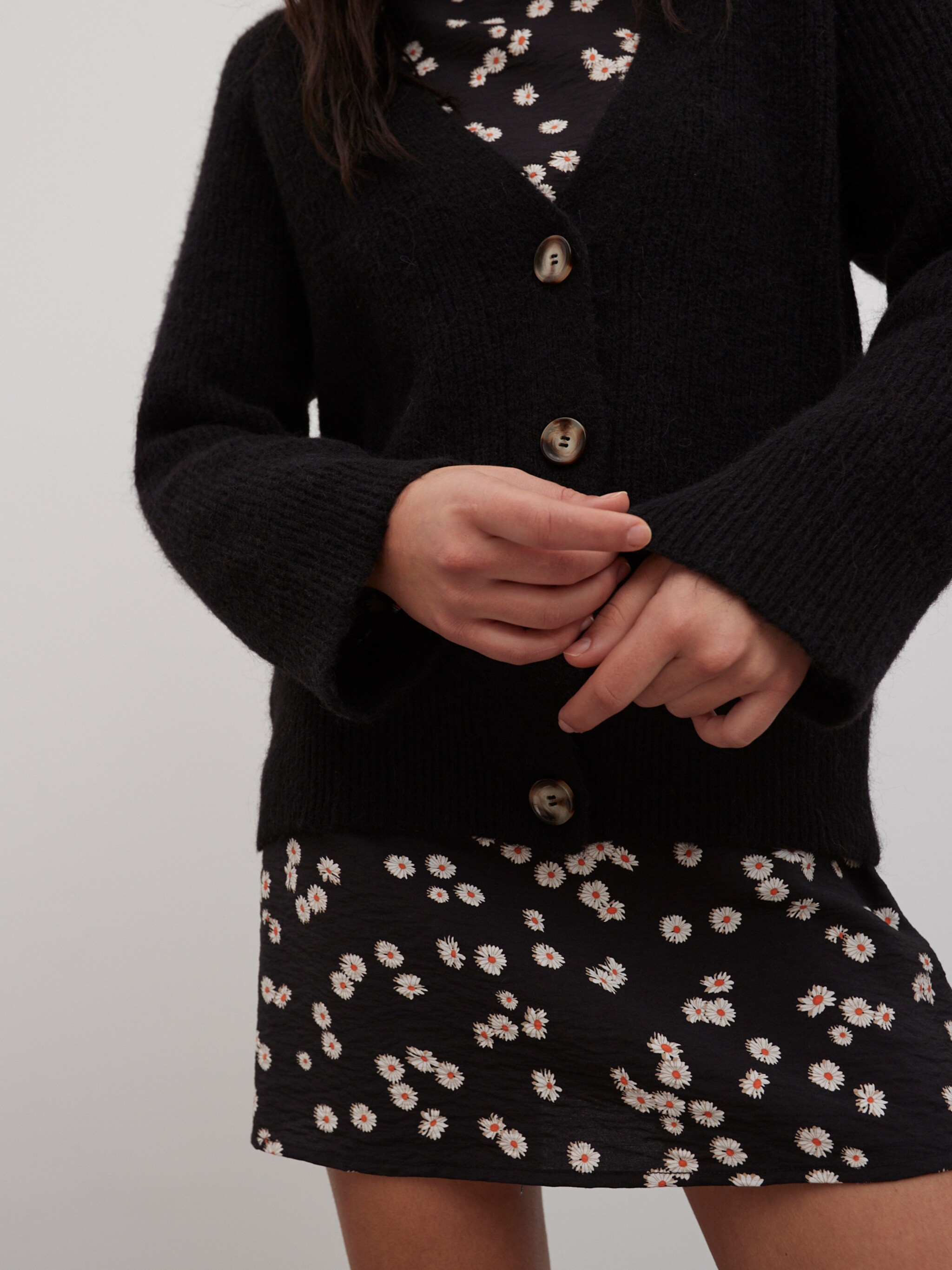 EDITED Produkte Strickjacke 'Tala' schwarz