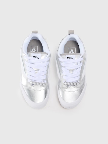 VANS Sneaker 'Knu Skool' in Silber
