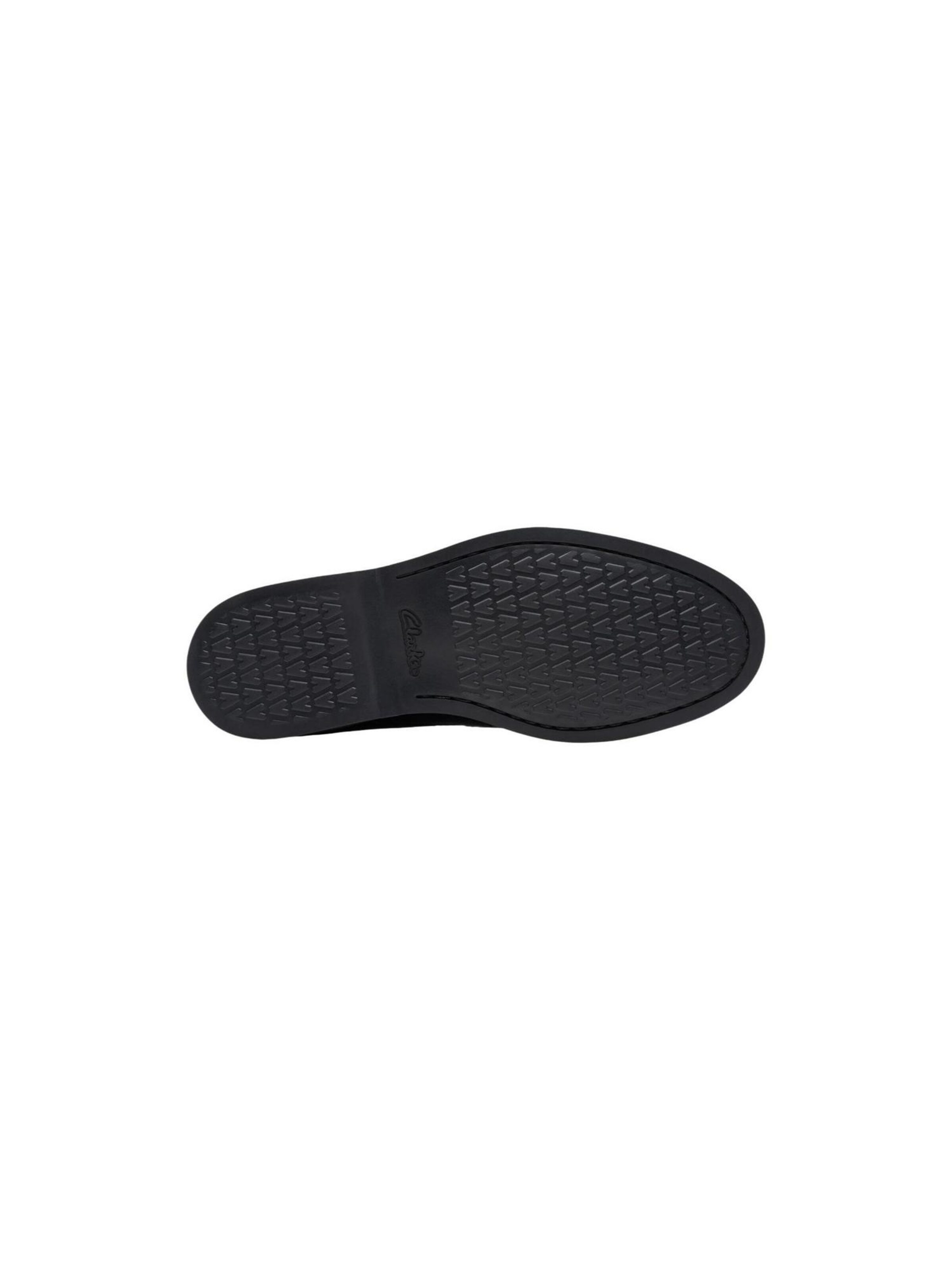 Scarpa stringata 'ATTICUS LTLACE 26173608' di CLARKS in nero