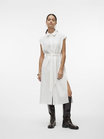 Robe-chemise 'MYMILO' VERO MODA en blanc