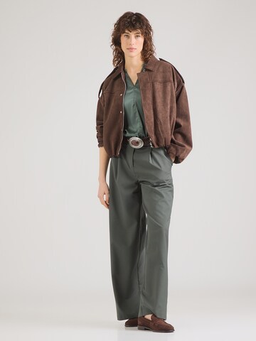 žalia ABOUT YOU Marškinėliai 'Ilona'