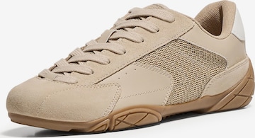 Bershka Matalavartiset tennarit 'DEPORTIVO FINO ARENA' värissä beige: etupuoli