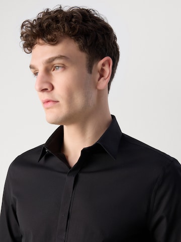 Calvin Klein Slim Fit Skjorte i sort
