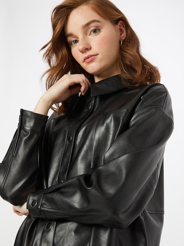 Urban Classics Bluse in Schwarz