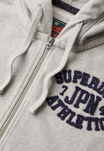Veste de survêtement Superdry en gris