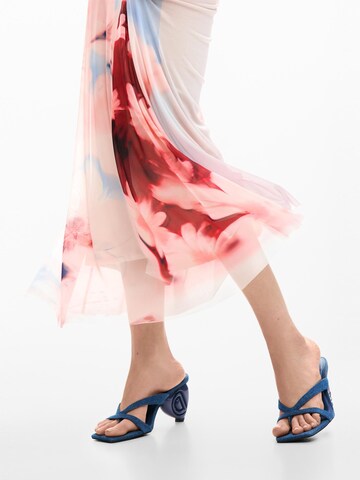 Rochie de la Desigual pe roșu