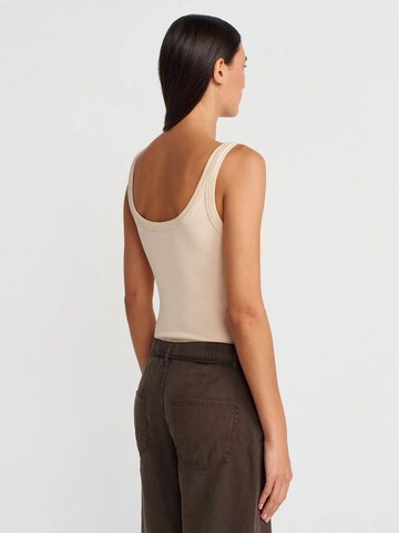Dilvin - Blusa em bege