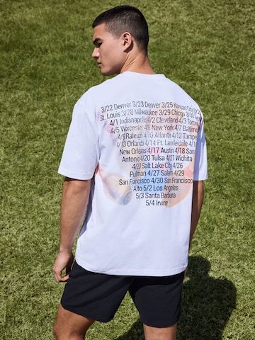 T-Shirt Next en blanc