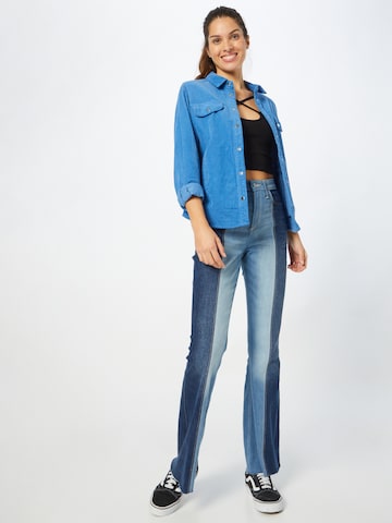 HOLLISTER Flared Jeans in Blau