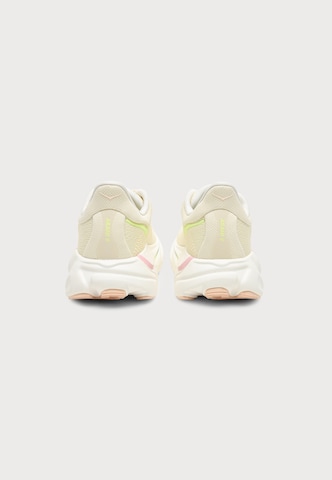 HOKA Springsko 'Arahi 9' i gul