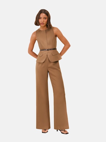 Friends Like These Jumpsuit in Bruin: voorkant