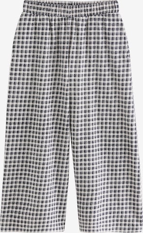 Next Loosefit Hose in Schwarz: Vorderseite