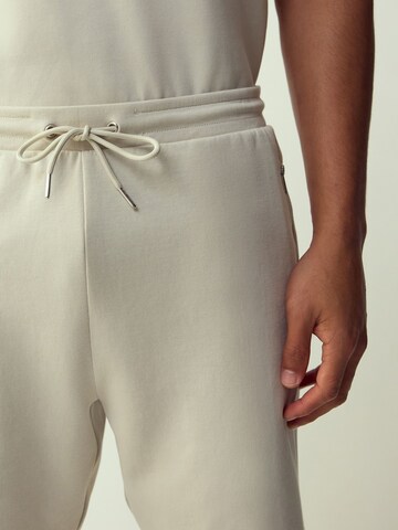 Next regular Bukser i grå