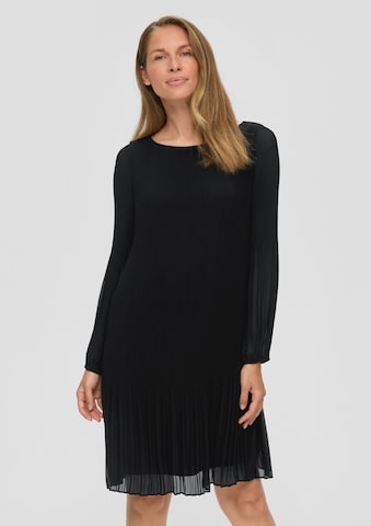 s.Oliver BLACK LABEL Kleid in Schwarz: Vorderseite