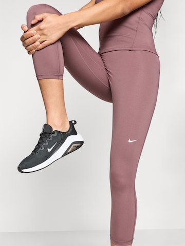 NIKESkinny Sportske hlače 'NP 365' - ljubičasta boja