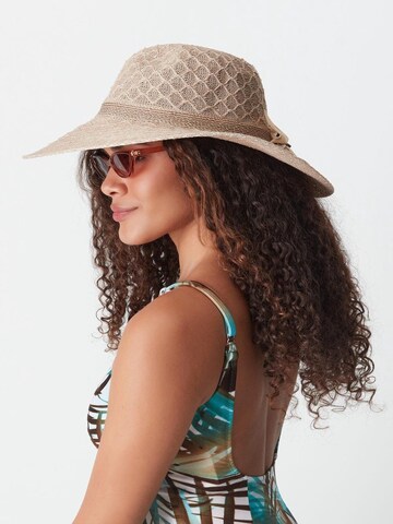 C&City Hat in Beige