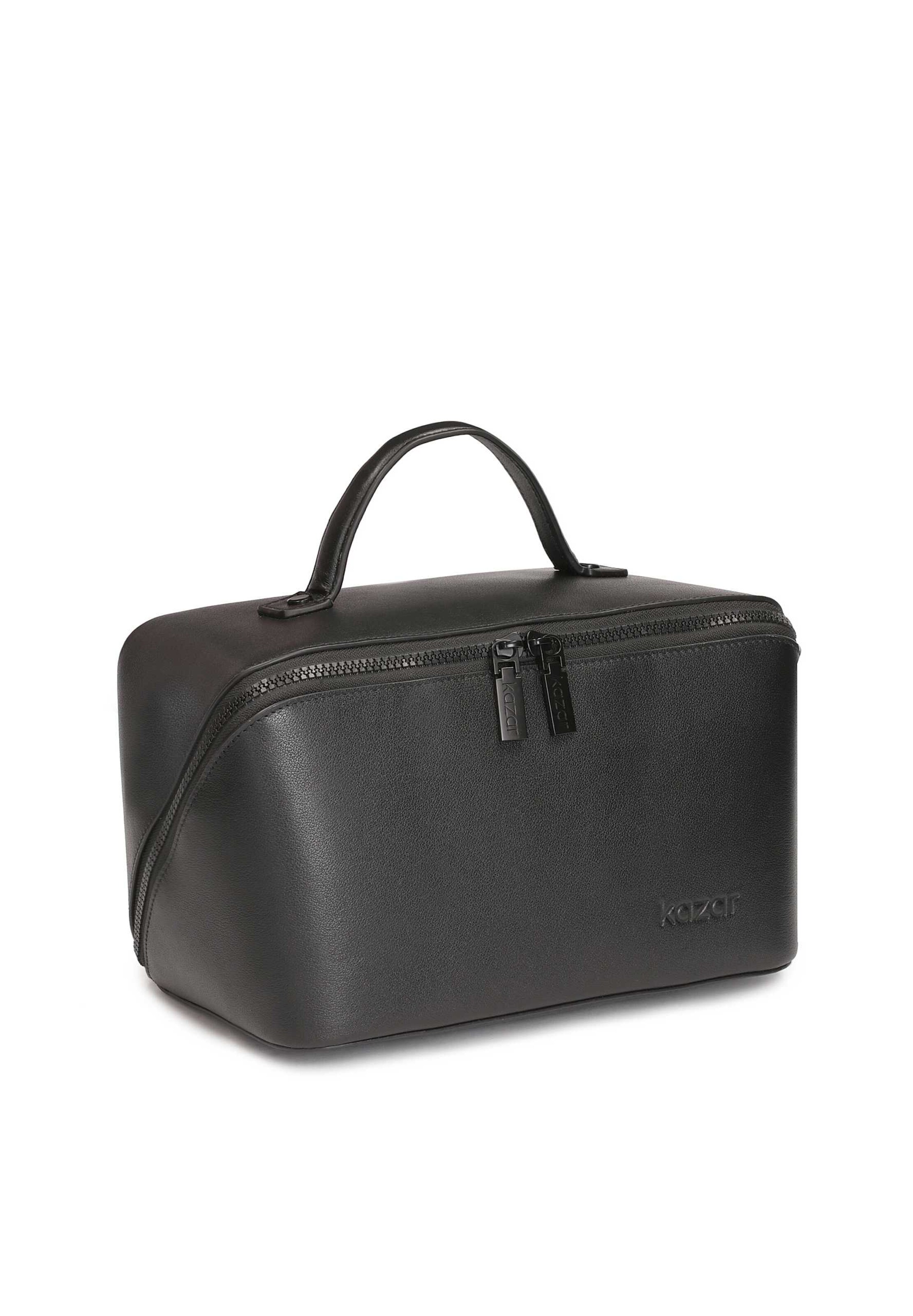 Beauty case di Kazar in nero
