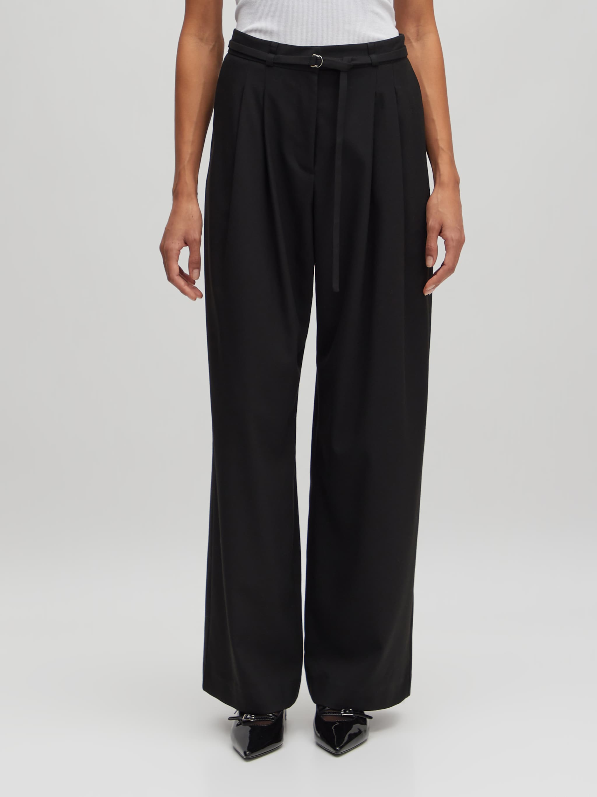 EDITED Produits Pantalon à plis 'Elna' noir