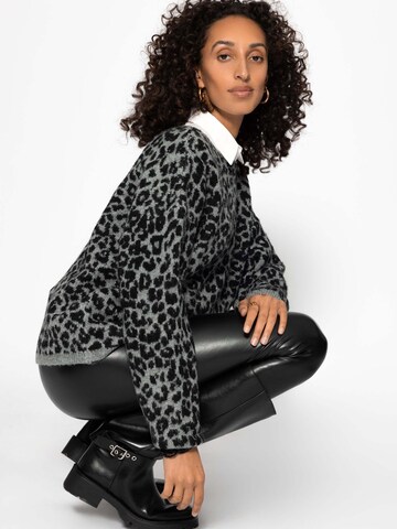 SASSYCLASSY Pullover in Grau