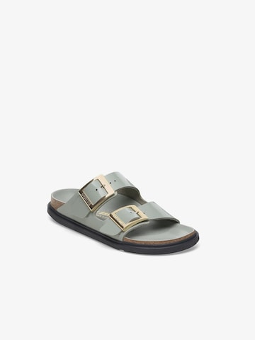 BIRKENSTOCK - Pantufa em cinzento