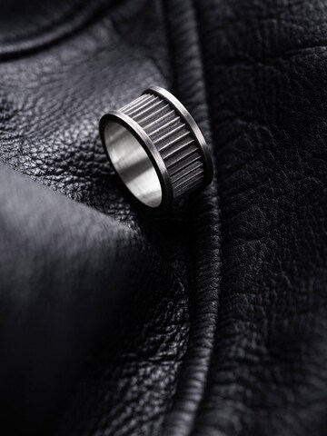 Anello 'GOTHIC' di REYTEL in argento