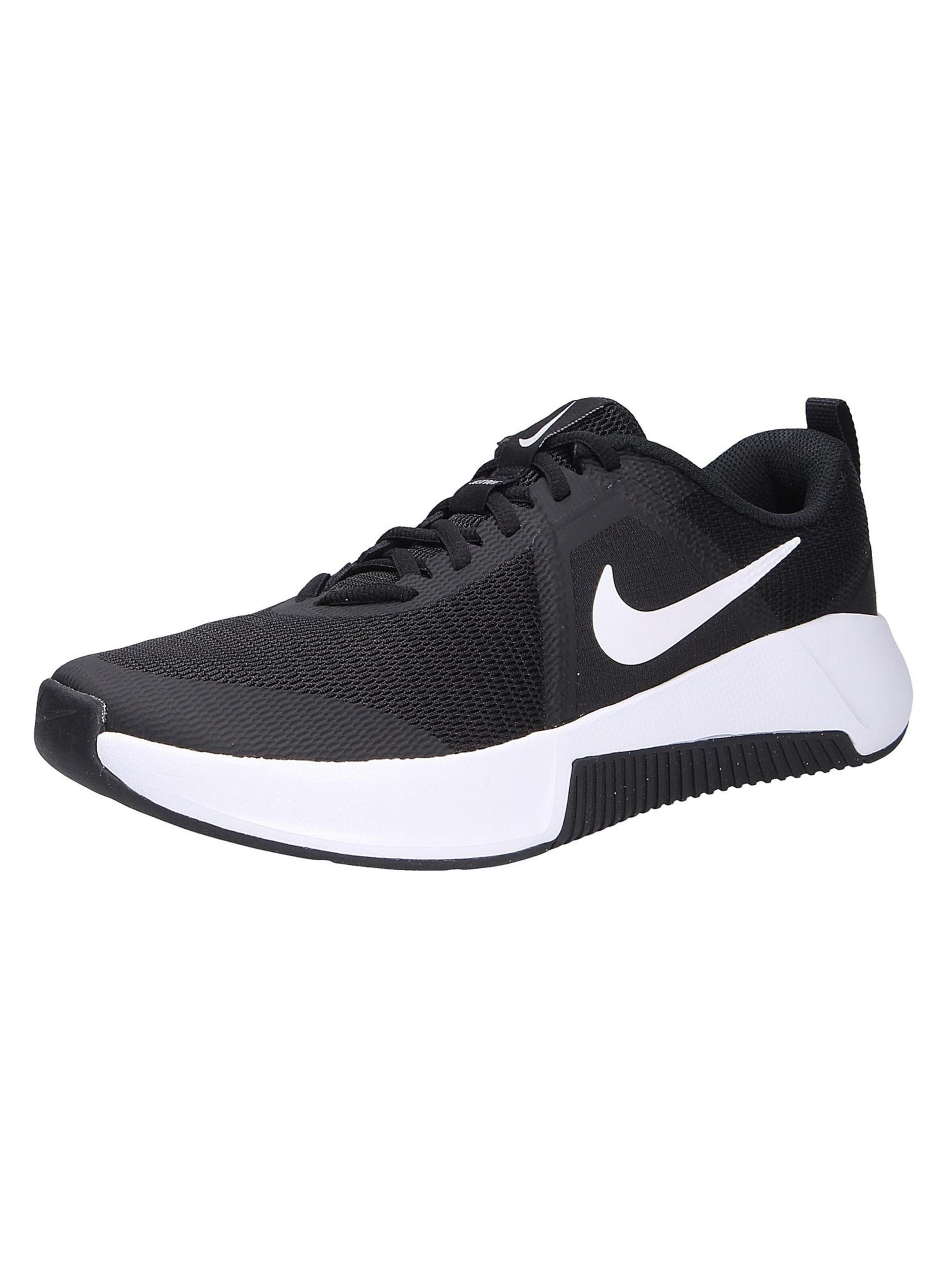 NIKE Ниски маратонки 'MC TRAINER 3' в черно: отпред