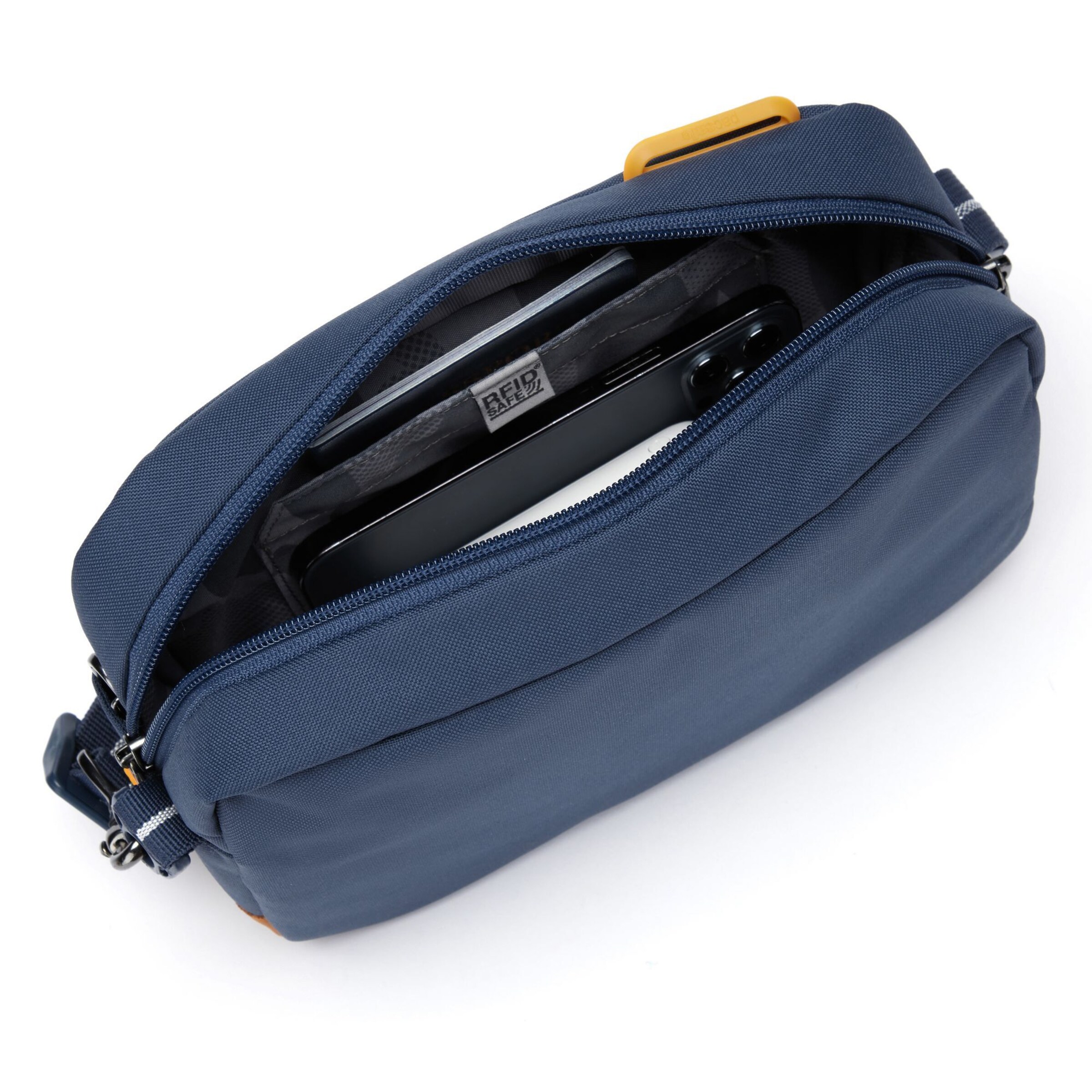 Pacsafe Schoudertas 'Go' in Blauw