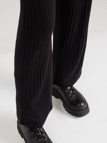 PIECES Wide Leg Hose 'PCIris' in Schwarz