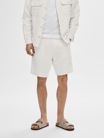 SELECTED HOMME Regular Shorts 'MADS' in Beige: predná strana